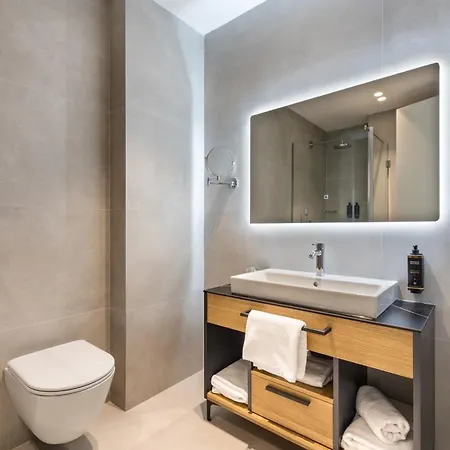 Mercure 4* تيرانا
