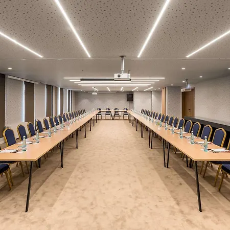 Mercure 4* ティラナ