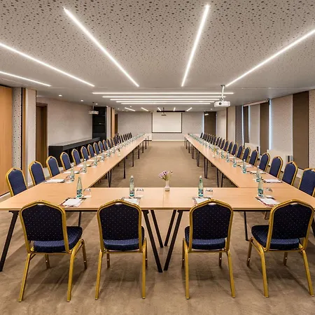 Mercure ティラナ