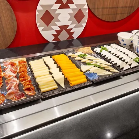 ホテル Mercure ティラナ